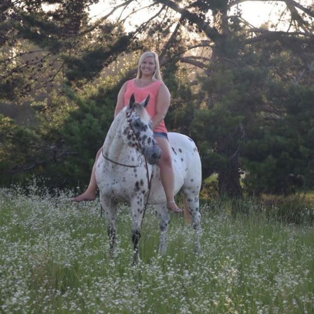 Meet your Posher, Whitney